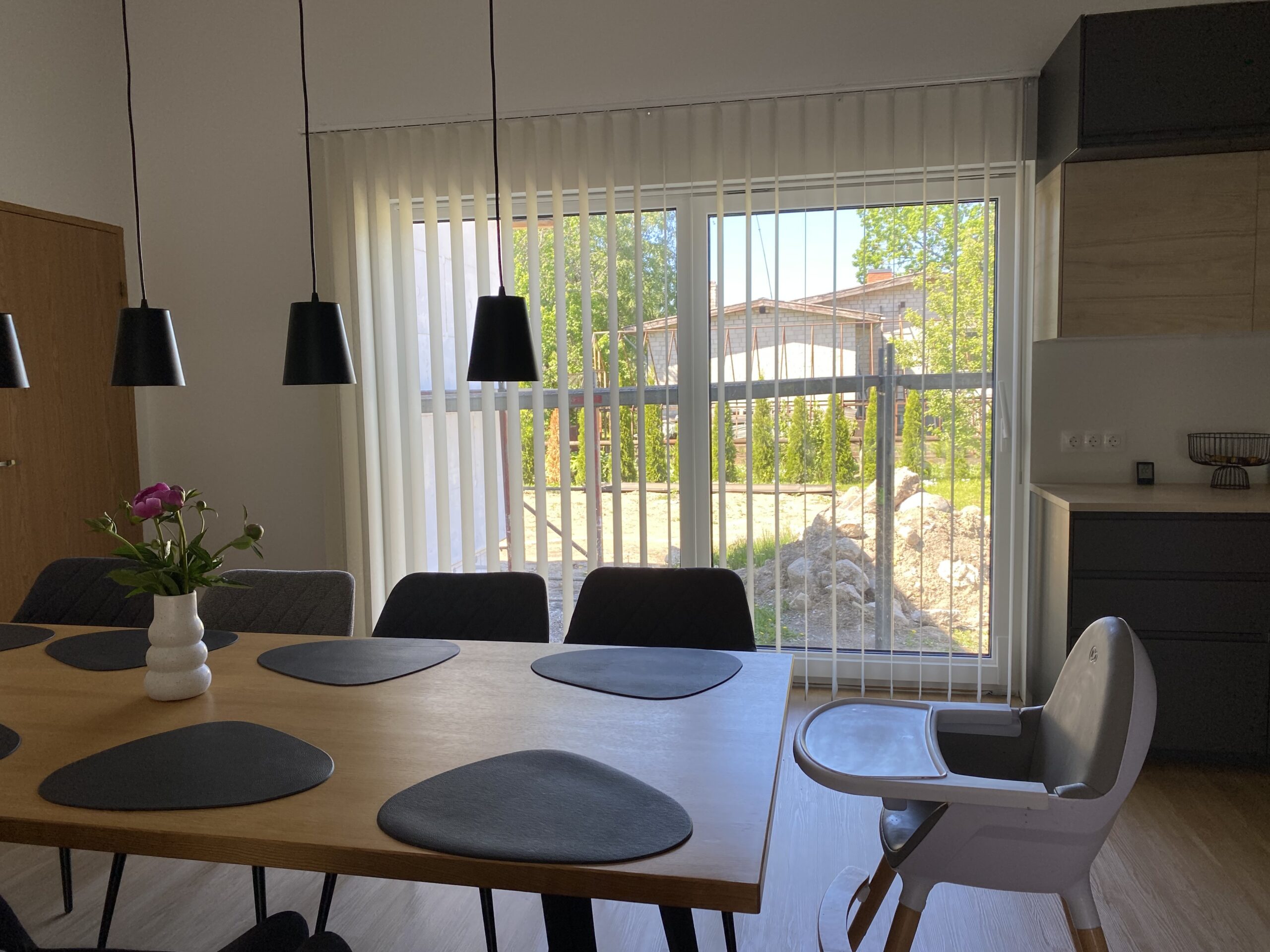 lamellkardinad-valguse-reguleerimine-akendel lamellkardinad-valguse-reguleerimine-akendel