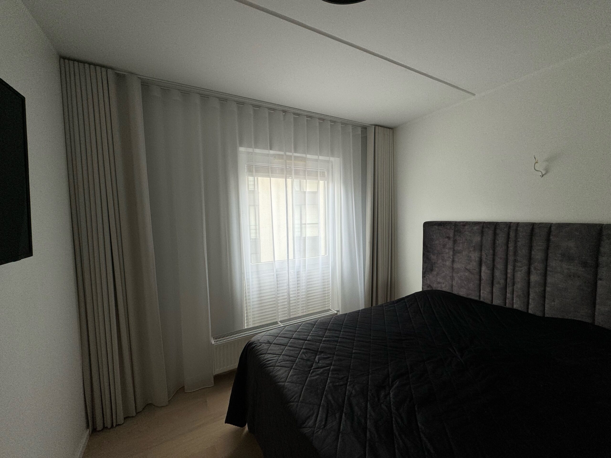 tullkardinad-magamistoas-privaatsus-ja-valgus