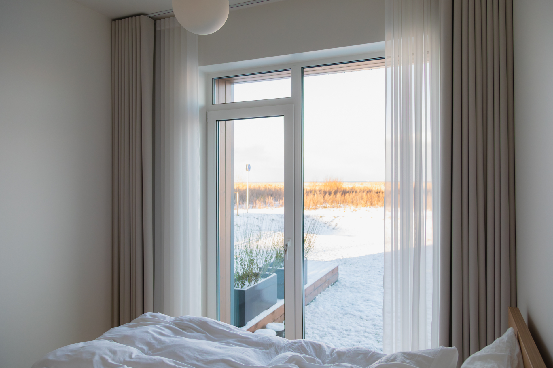 tullkardinad-ja-pimendavad-kardinad-magamistuba