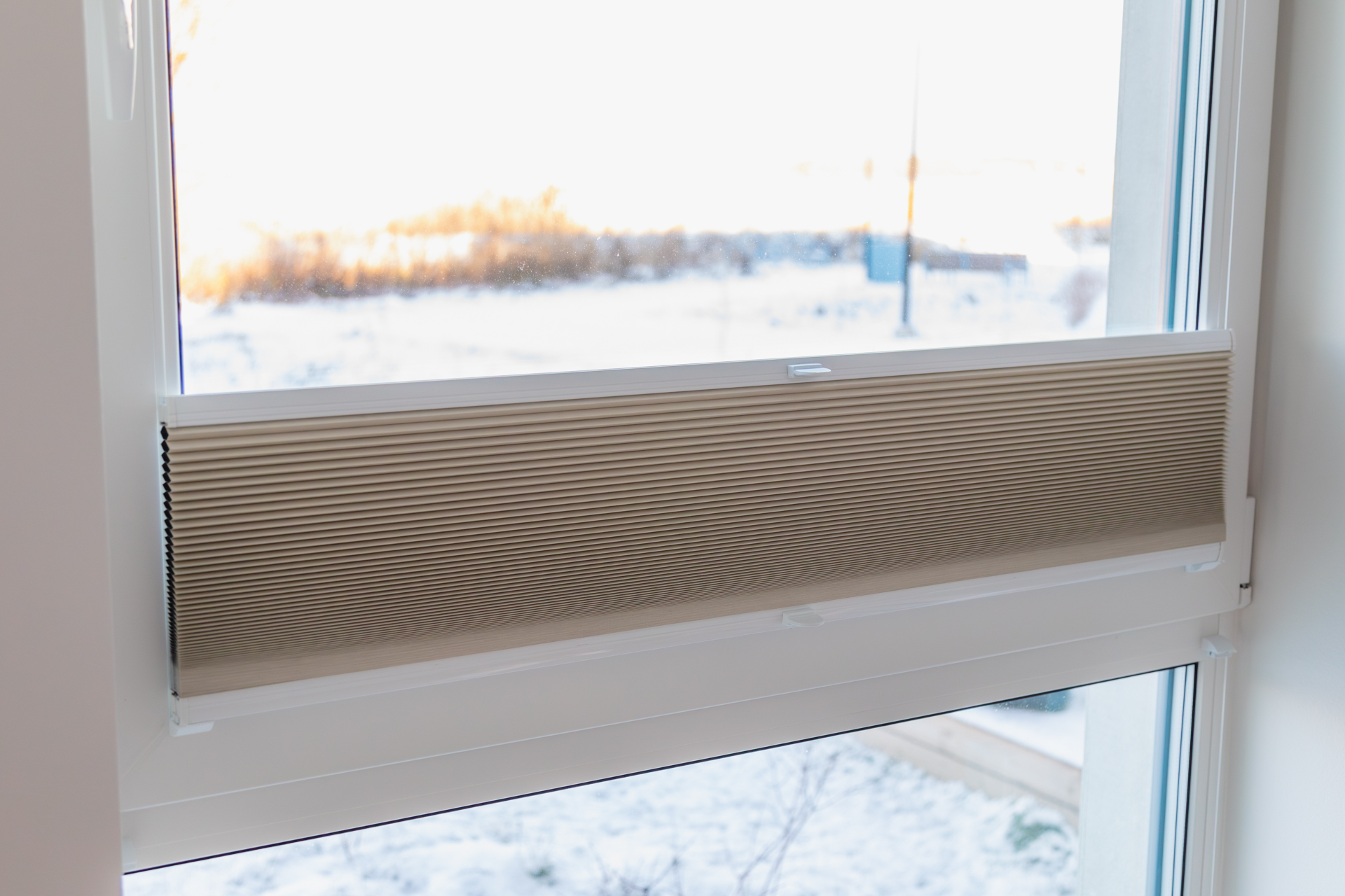 plisseekardin-soojustus-aknakate